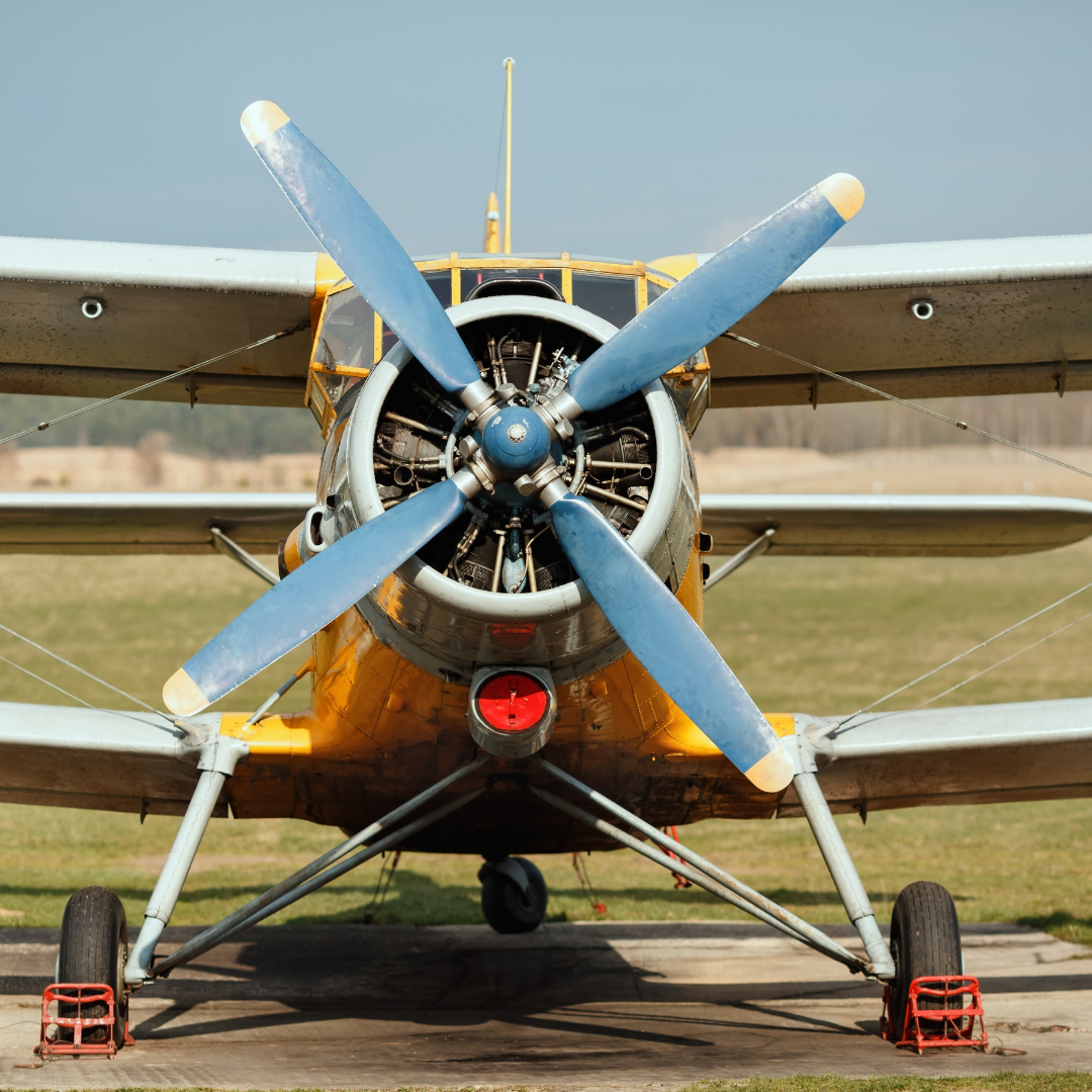 Image of an older plane