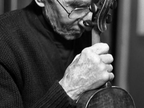 Image of a man with a violin